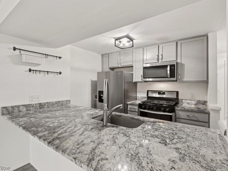 3931 Lake Run Boulevard, Stow, OH 44224 Photo 6