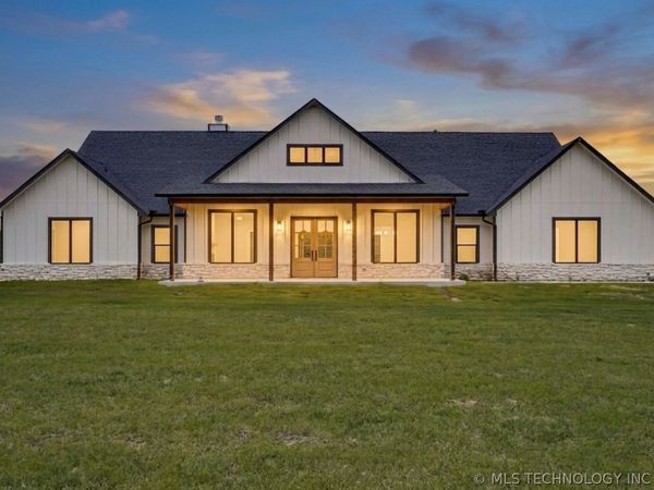 16014 N Memorial Drive, Collinsville, OK 74021