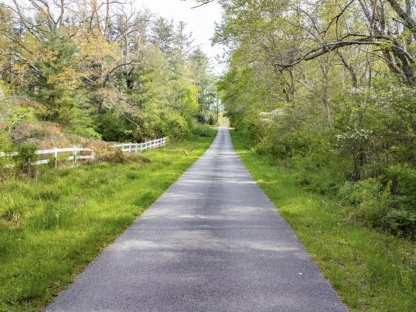 Beehive Lane, Crossville, TN 38571