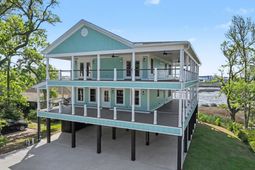600 Elizabeth Dr. photo 4