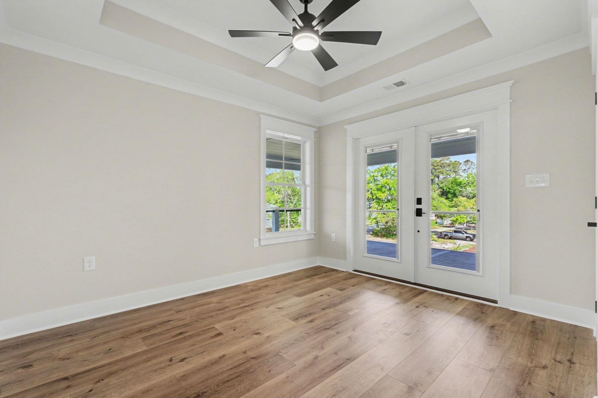 600 Elizabeth Dr. Photo 28