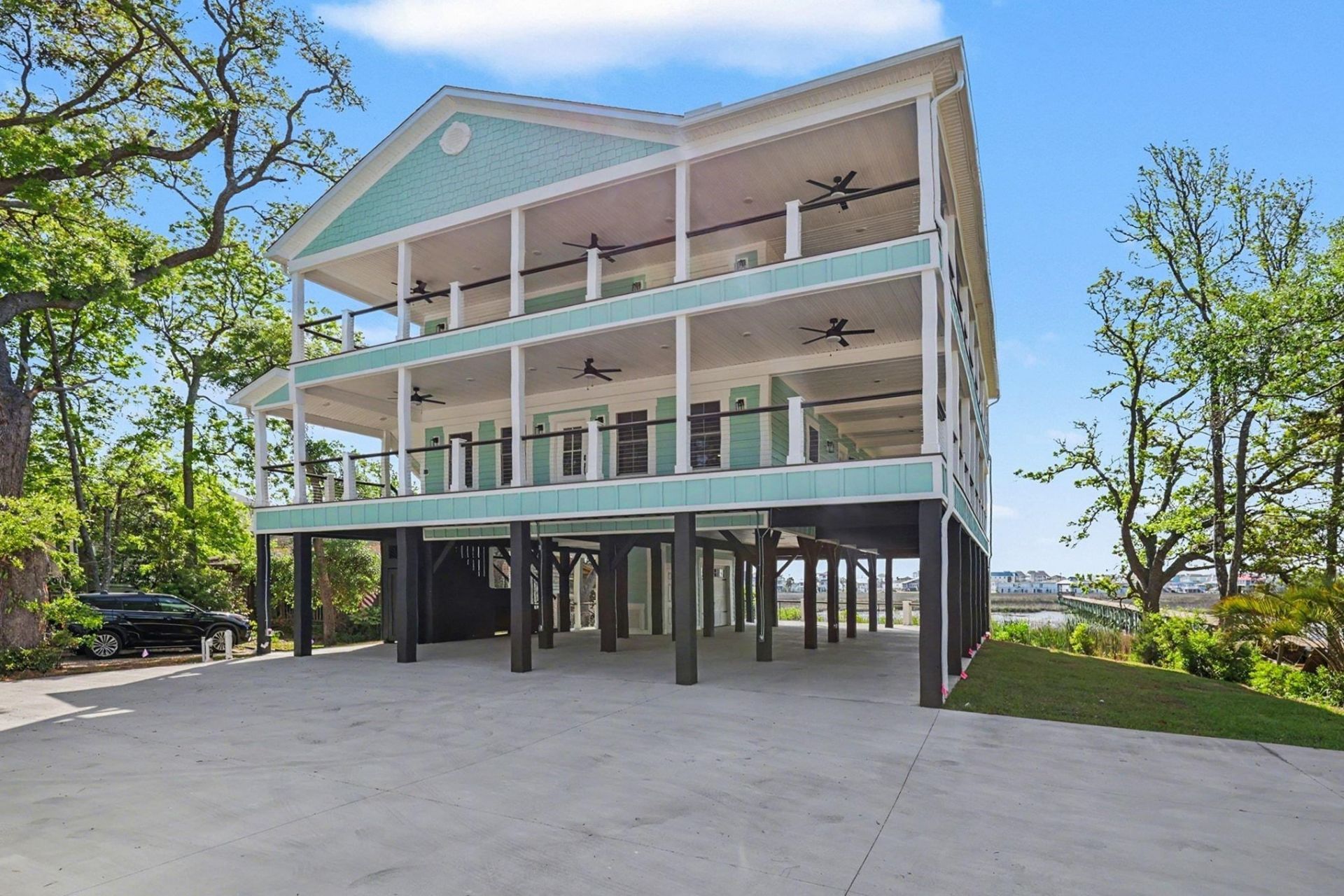 600 Elizabeth Dr. Photo 4