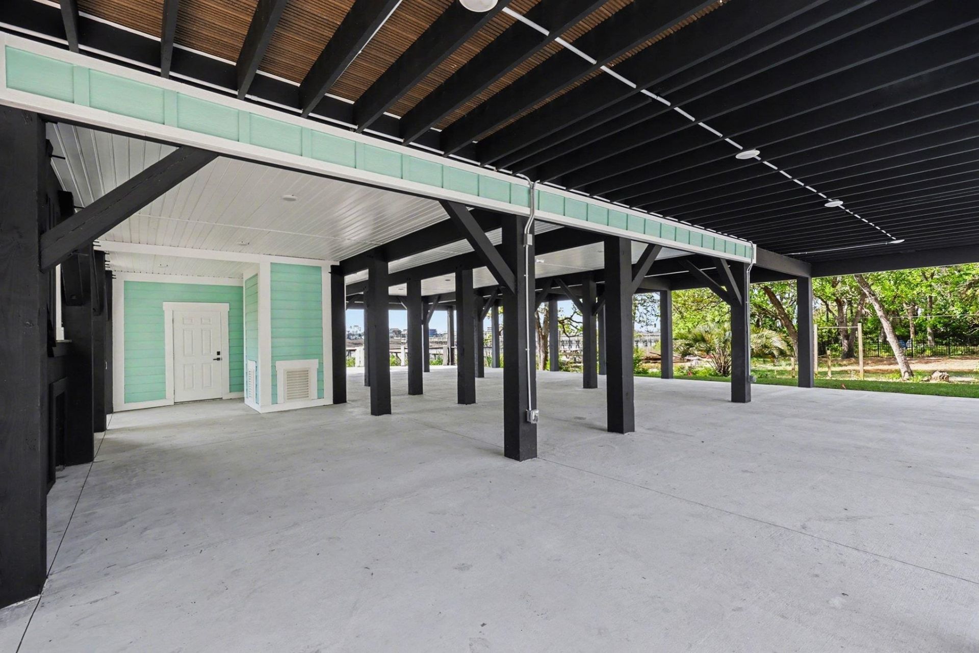 600 Elizabeth Dr. Photo 43