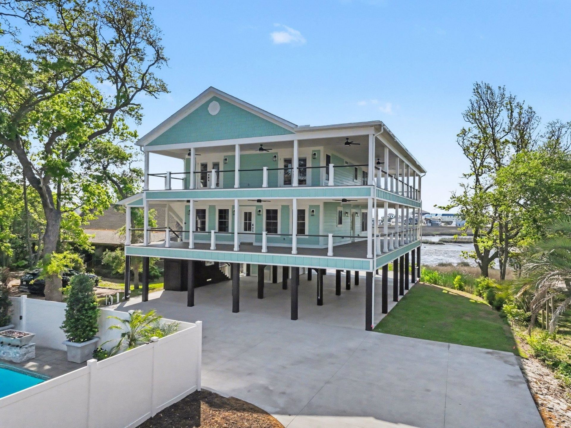 600 Elizabeth Dr. Photo 49
