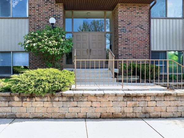 1447 Wildflower Way, Unit 202, South Bend, IN 46617