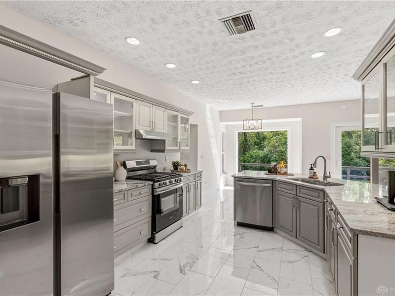 1962 E Spring Valley Pike, Washington Township, OH 45458 Photo 6