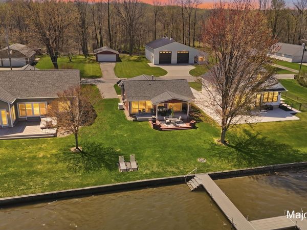 547 Eagle Point Road, Lake Odessa, MI 48849