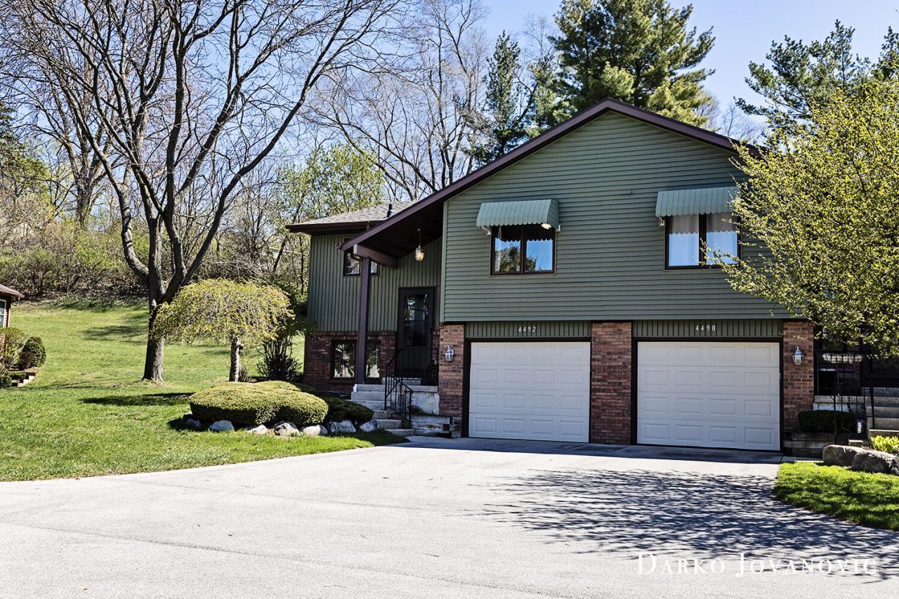 4492 North Valley Drive Ne, Grand Rapids, MI 49525 Main Photo