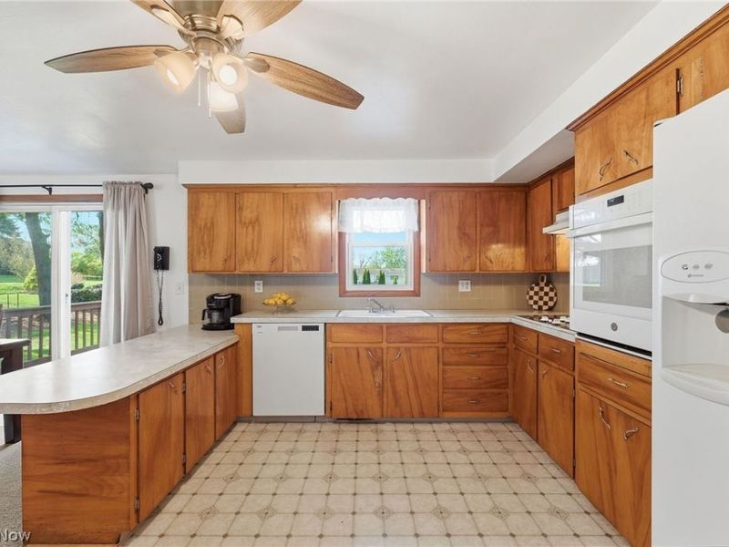 5180 Lynncrest Street SW, Canton, OH 44706 Photo 10