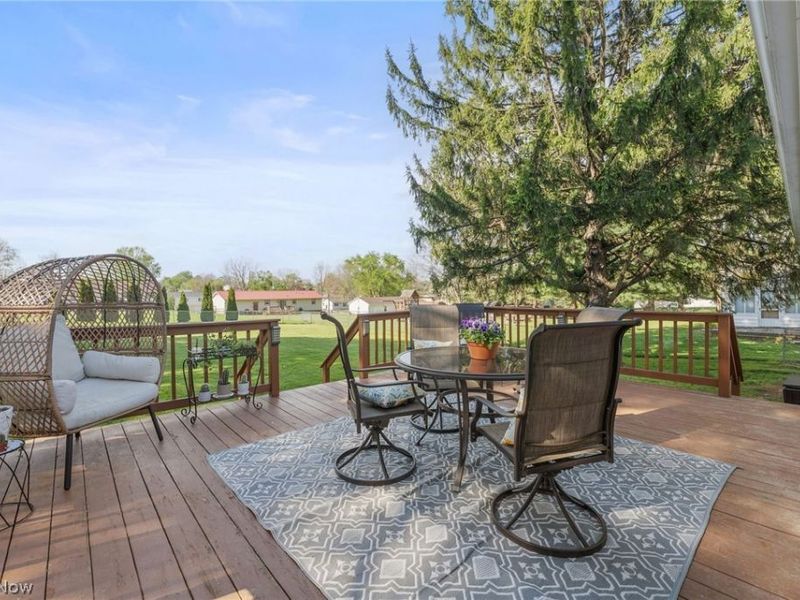 5180 Lynncrest Street SW, Canton, OH 44706 Photo 2