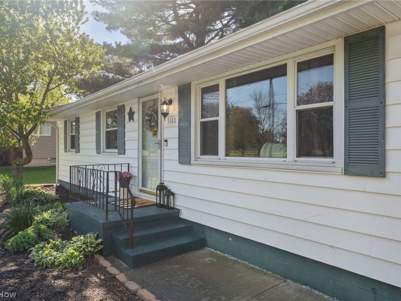 5180 Lynncrest Street SW, Canton, OH 44706 Photo 4