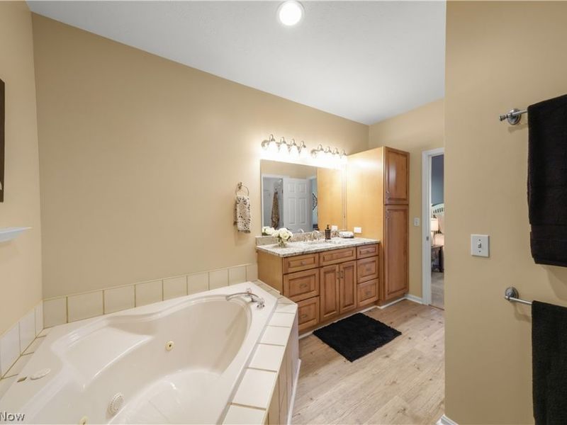 730 Woodlake Drive, Aurora, OH 44202 Photo 16