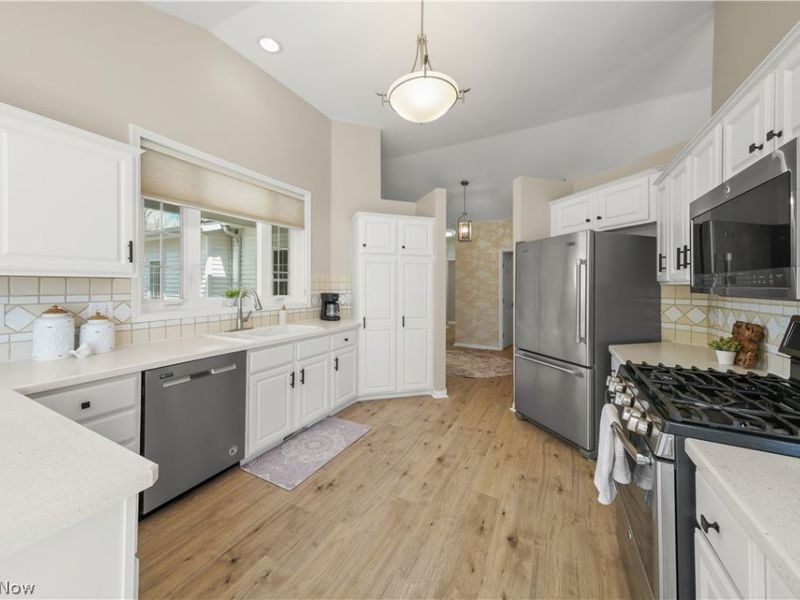 730 Woodlake Drive, Aurora, OH 44202 Photo 6