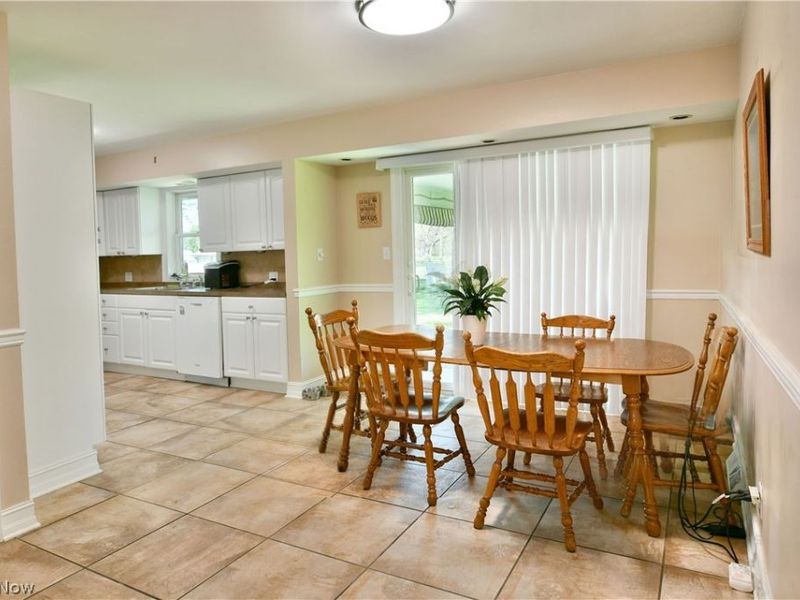 2548 Hilltop Drive, Poland, OH 44514 Photo 11