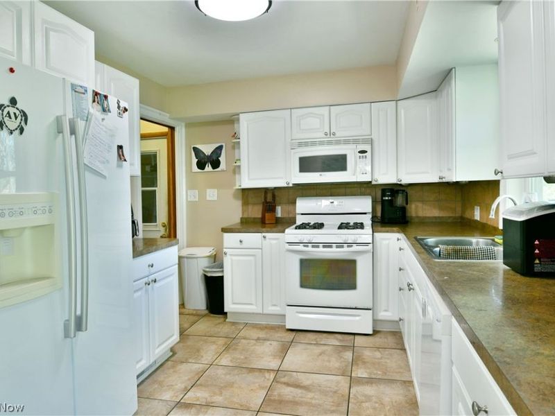 2548 Hilltop Drive, Poland, OH 44514 Photo 14