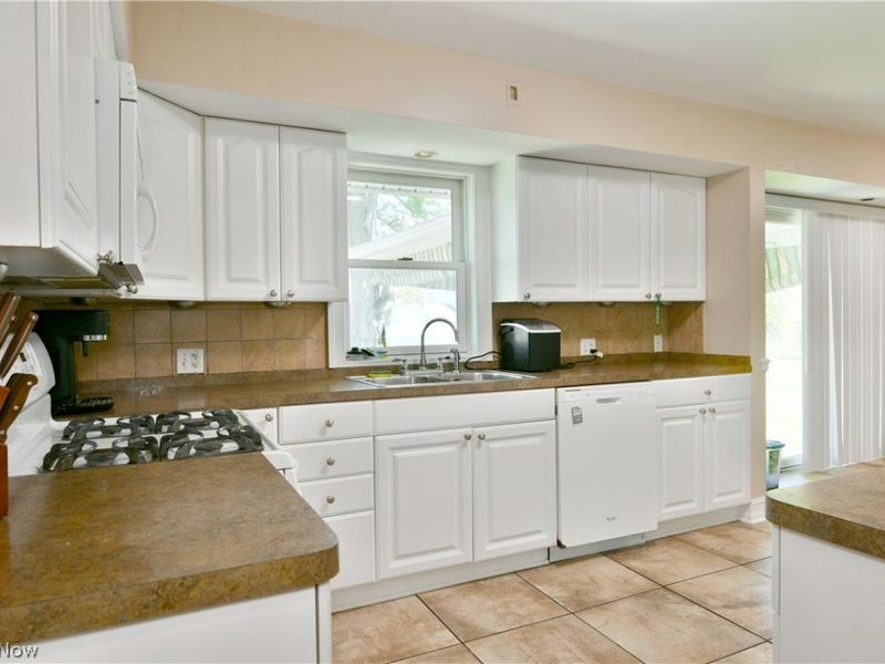 2548 Hilltop Drive, Poland, OH 44514 Photo 16