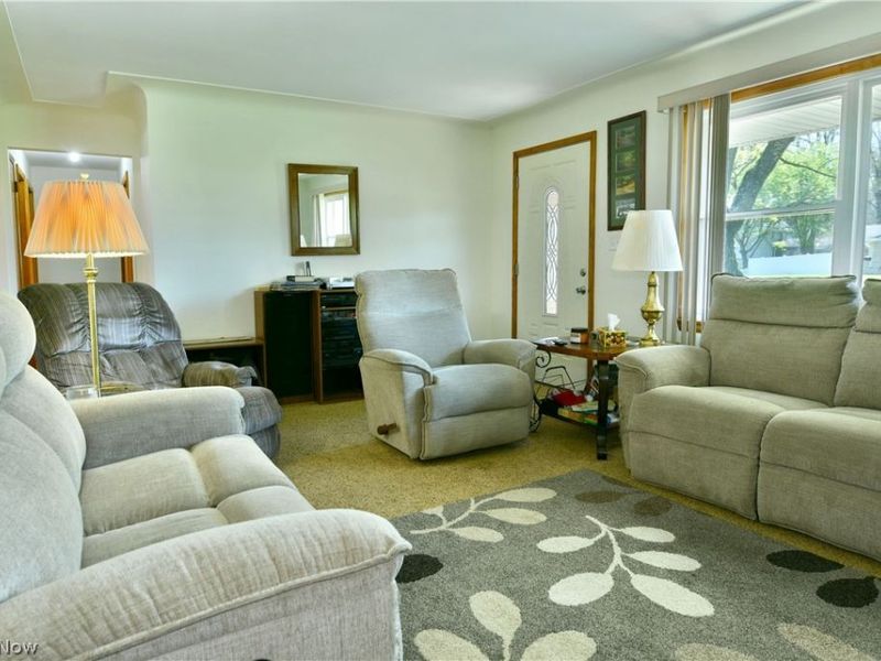 2548 Hilltop Drive, Poland, OH 44514 Photo 6