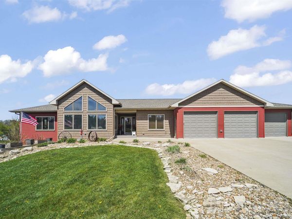 101 Ruth Road, Waverly, IA 50677