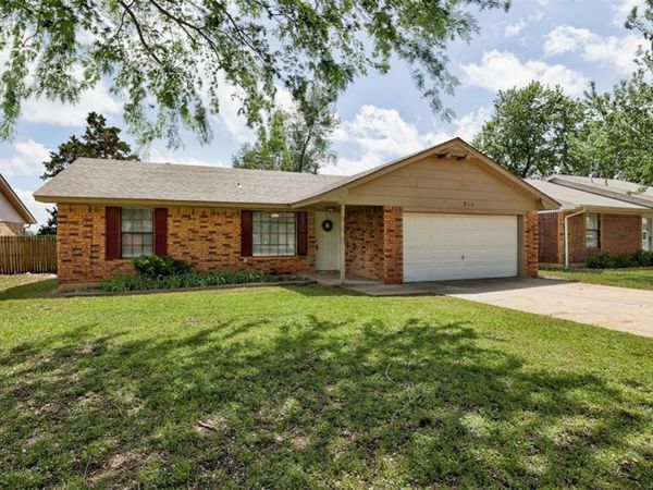 910 W Kyle Way, Mustang, OK 73064