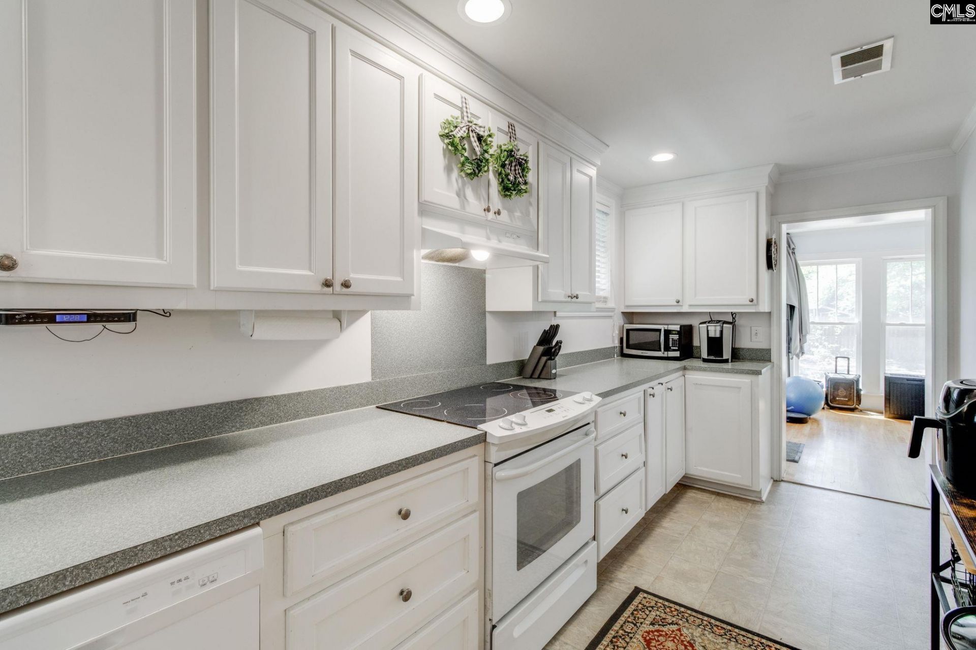 803 Kirkwood Circle  Photo 12