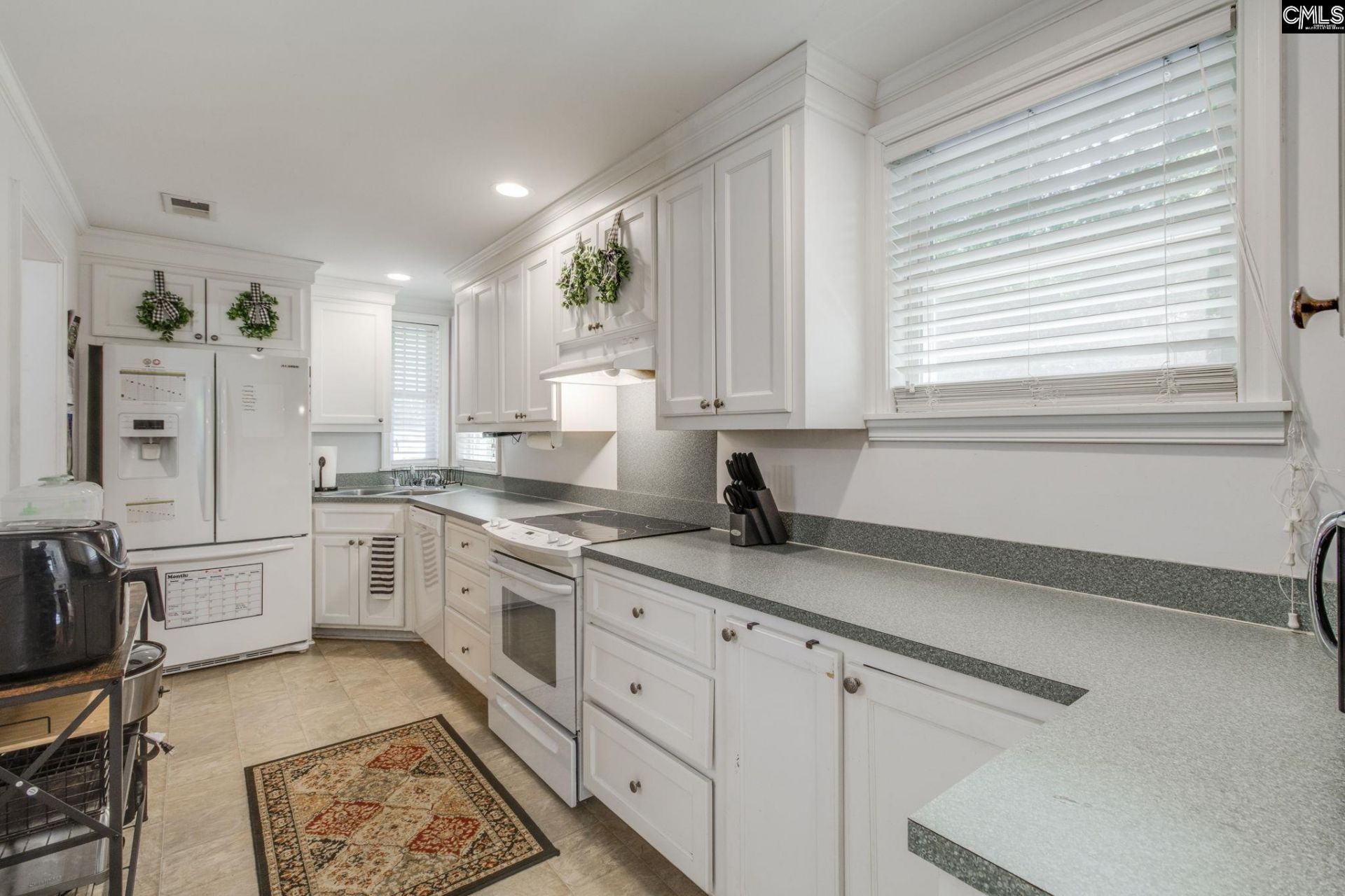 803 Kirkwood Circle  Photo 9