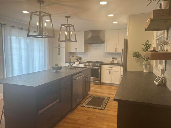 1382 Hollywood Place , Columbus, OH 43212