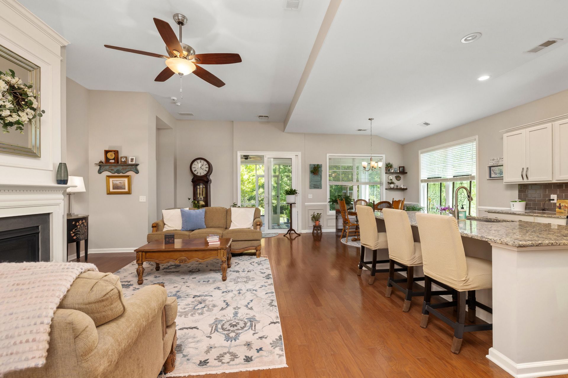 2412 Hummingbird Lane Photo 14
