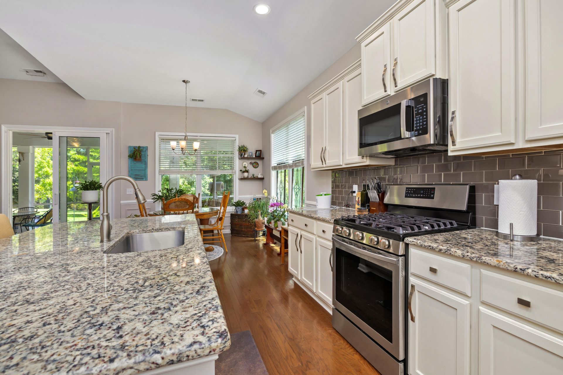 2412 Hummingbird Lane Photo 23