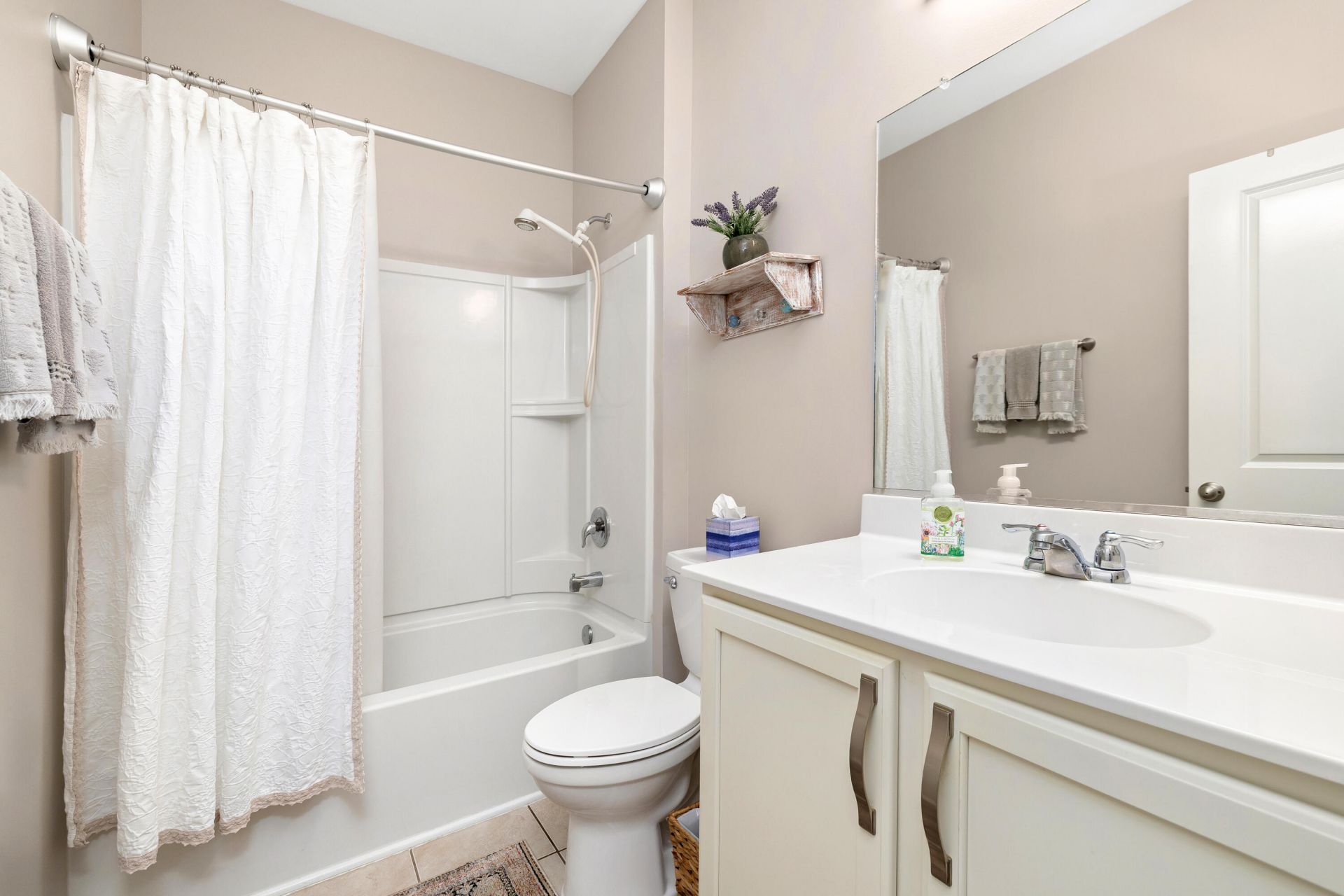 2412 Hummingbird Lane Photo 8