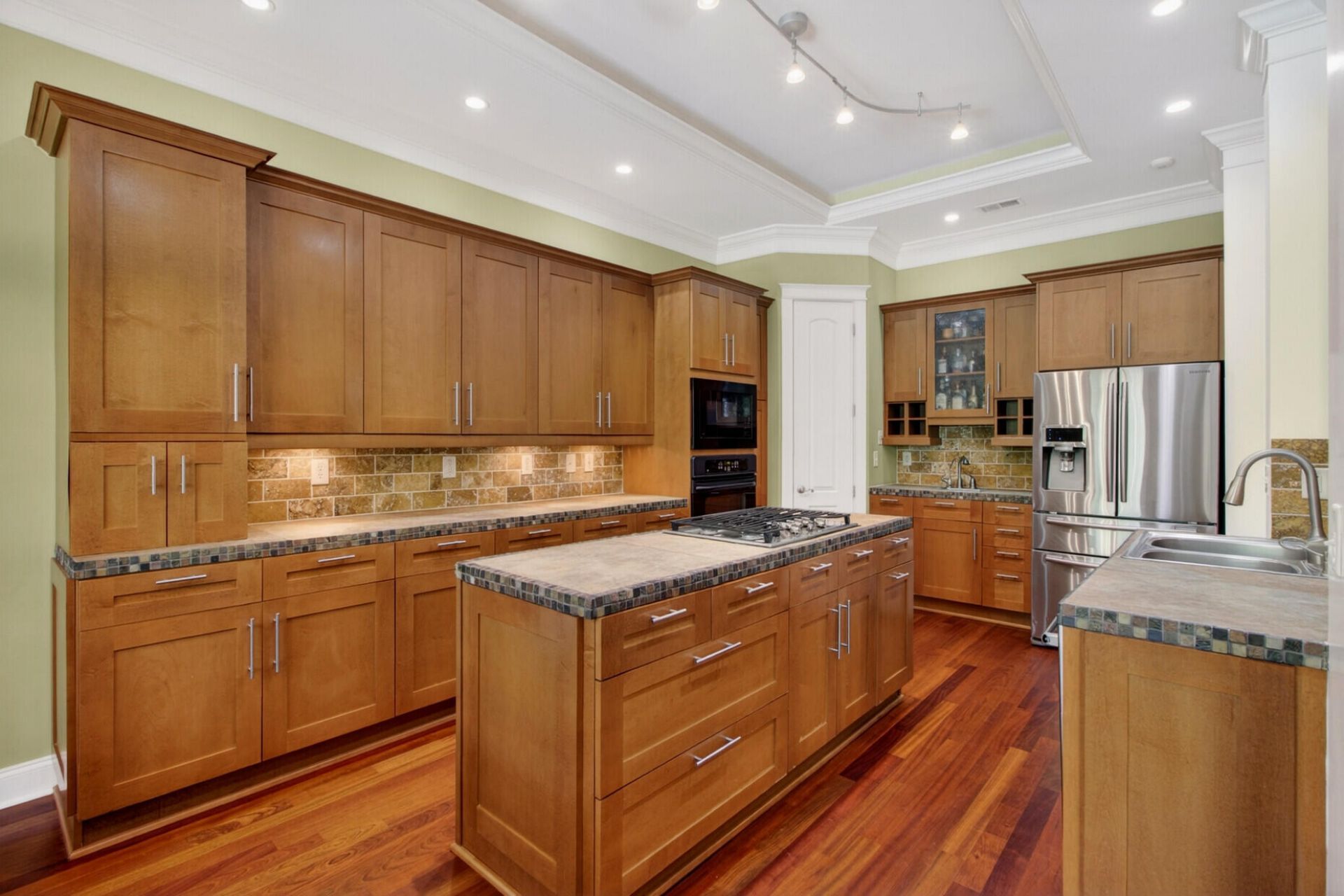 7246 Highway 165 Photo 20