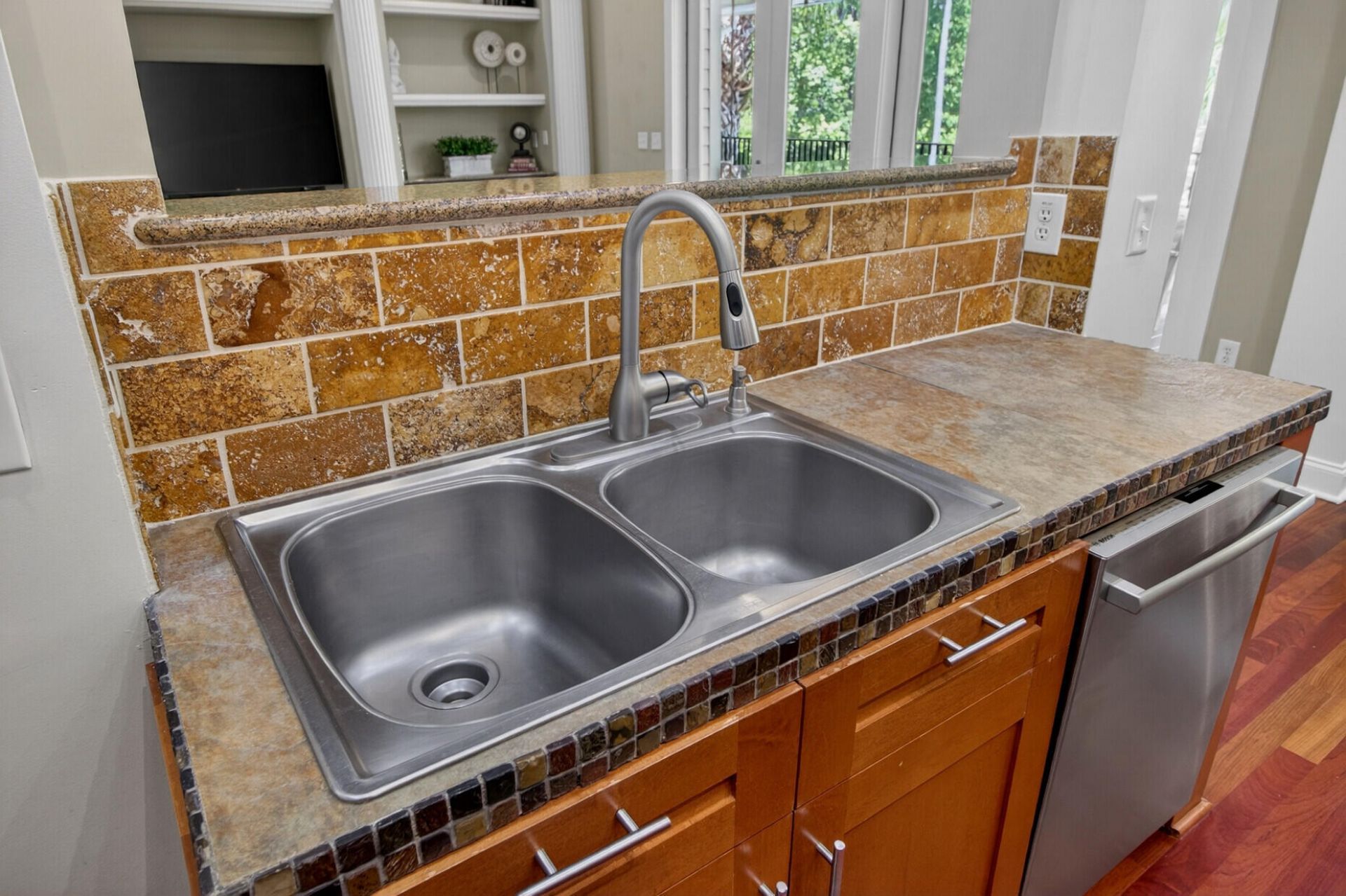 7246 Highway 165 Photo 22