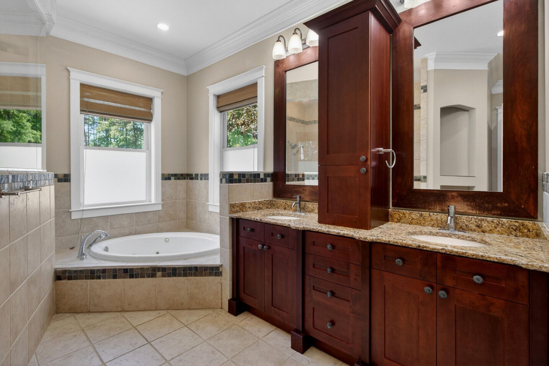 7246 Highway 165 Photo 32