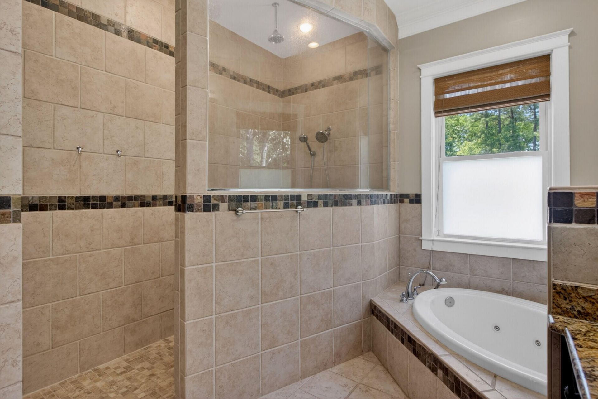 7246 Highway 165 Photo 34