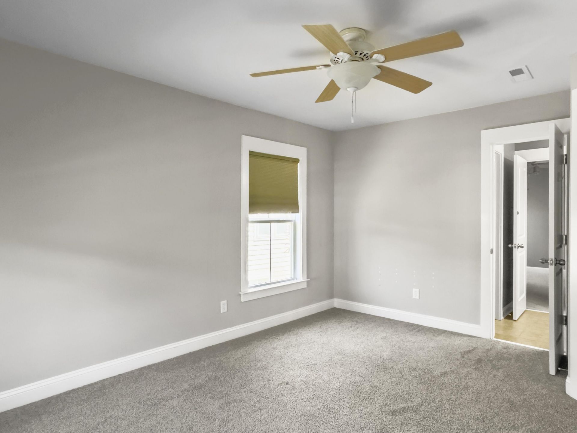 2619 Rutherford Way Photo 32