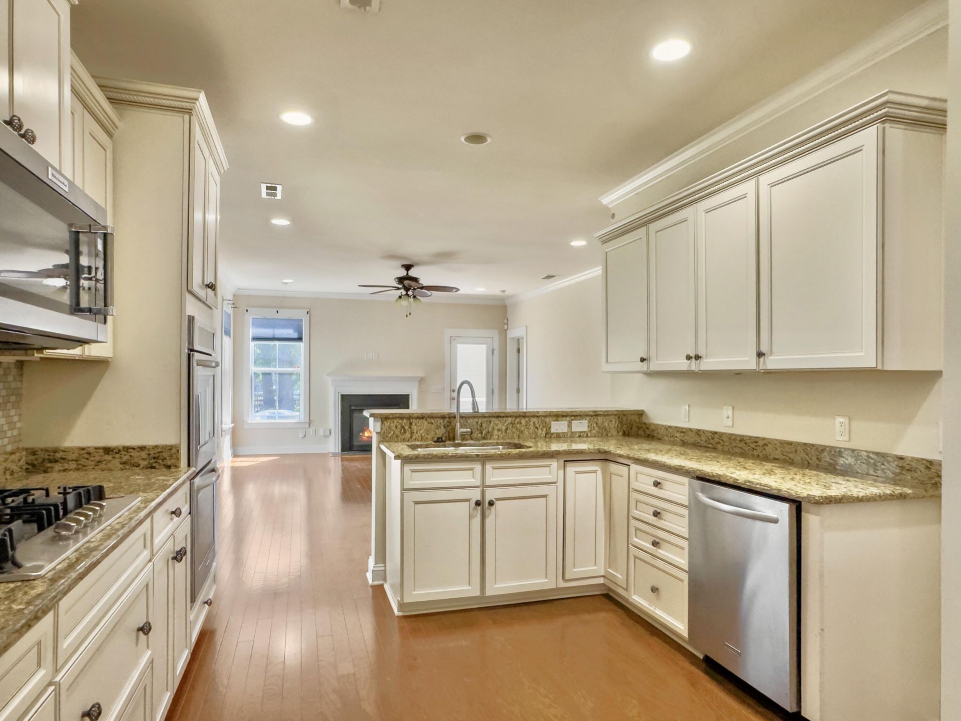 2619 Rutherford Way Photo 5