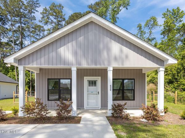 609 N Timberly Lane, Burgaw, NC 28425
