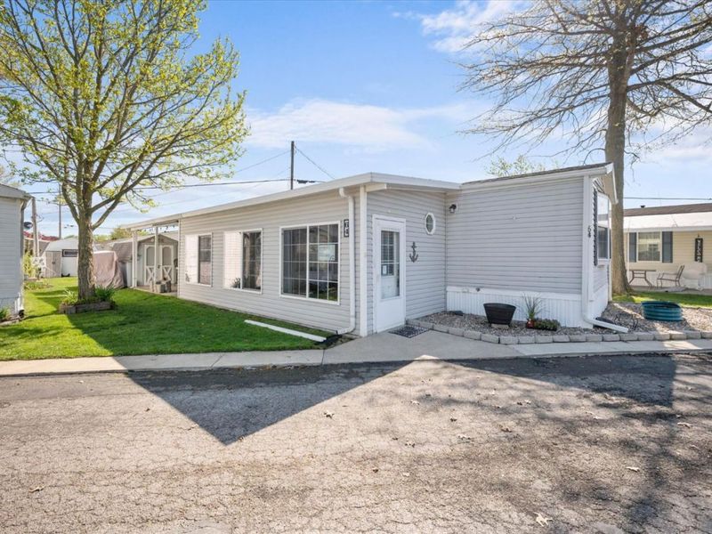 8175 North Shore Boulevard, Unit 64, Marblehead, OH 43440 Photo 2