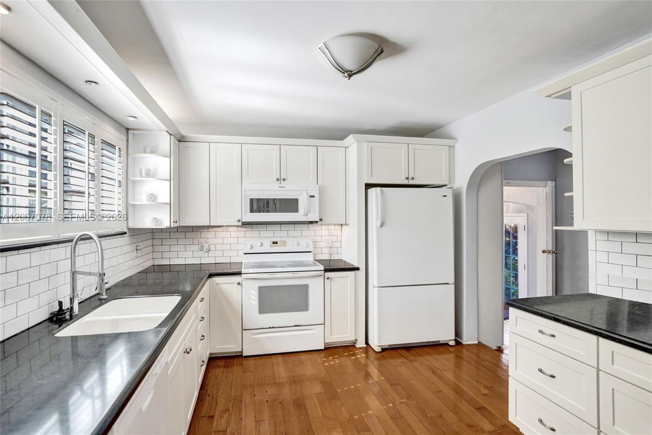 940 Hollywood Blvd , Hollywood, FL 33019 Photo