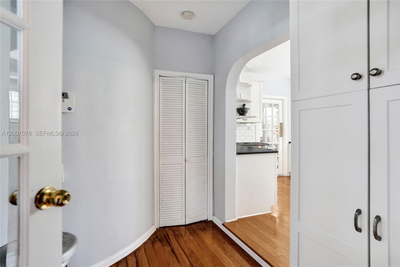 940 Hollywood Blvd , Hollywood, FL 33019 Photo