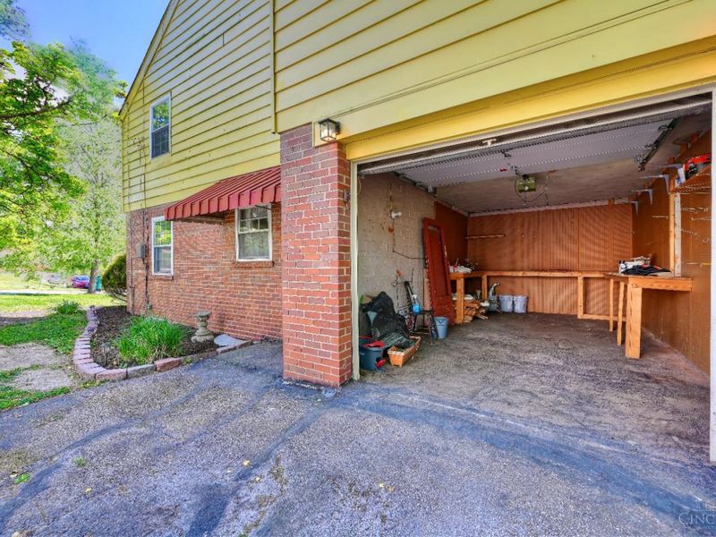 3401 Ferncroft Drive, Cincinnati, OH 45211 Photo 5