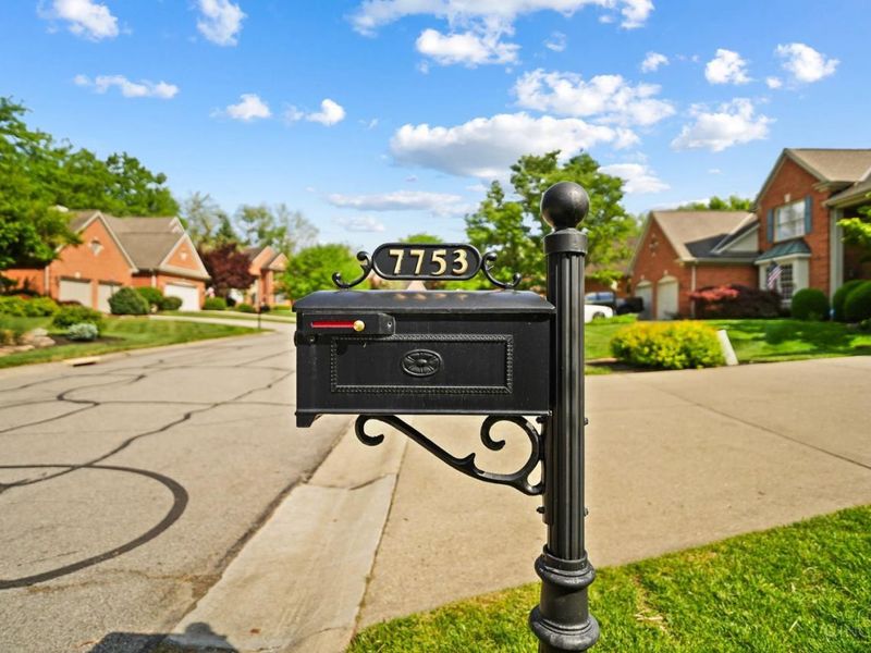 7753 Oyster Bay Lane, Newtown, OH 45244 Photo 6