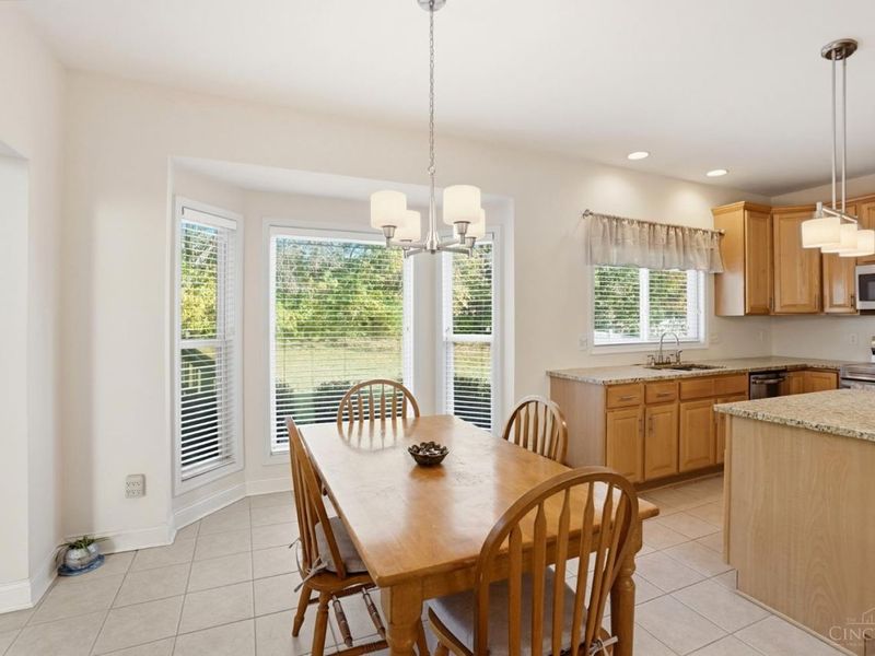 2585 Hingham Lane, Centerville, OH 45459 Photo 7