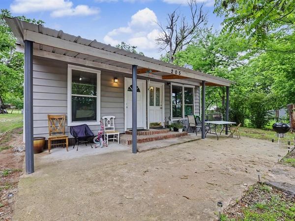 205 S Main Street, Bonham, TX 75418