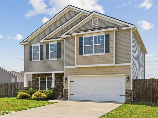 241 Gail Lane, Lenoir City, TN 37772