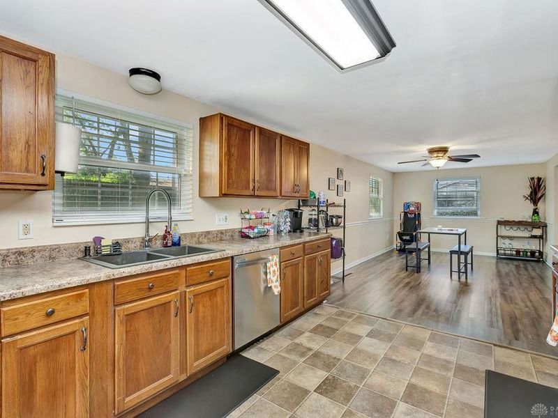 7134 Montague Road, Huber Heights, OH 45424 Photo 10