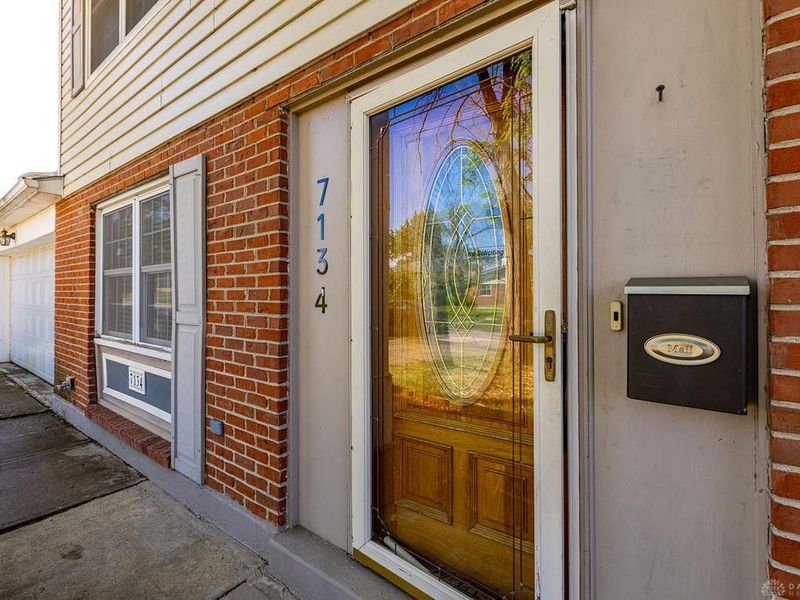 7134 Montague Road, Huber Heights, OH 45424 Photo 2