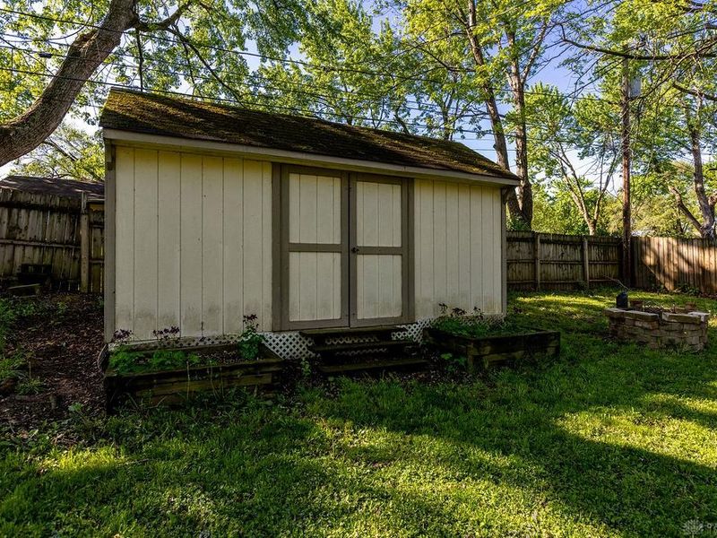 7134 Montague Road, Huber Heights, OH 45424 Photo 8