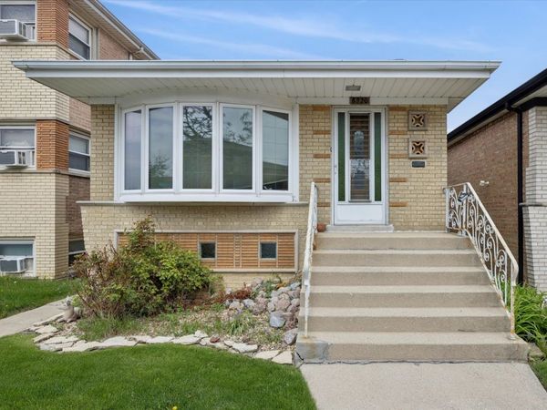 6520 W 63rd Street W, Chicago, IL 60638