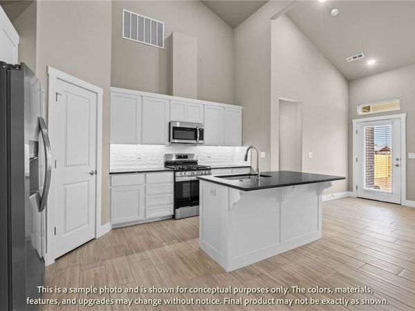 411 Onyx Avenue , Centerton, AR 72719