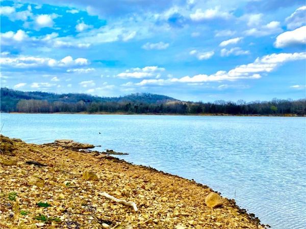 000 Highway 311 , Green Forest, AR 72638